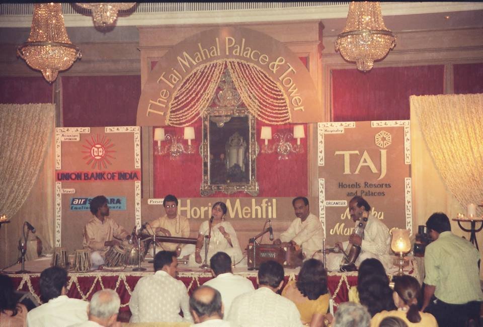 Darbari Mehfil at Purana Qila Long.jpg